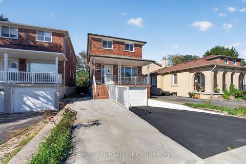 Photo 1 at 4 Linden Avenue, Kennedy Park, Toronto