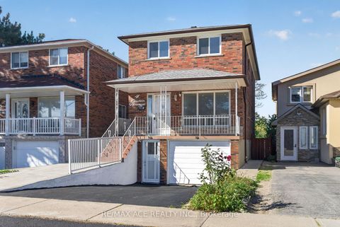 Photo 3 at 4 Linden Avenue, Kennedy Park, Toronto