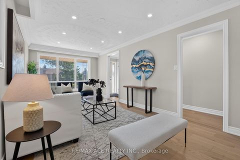 Photo 13 at 4 Linden Avenue, Kennedy Park, Toronto