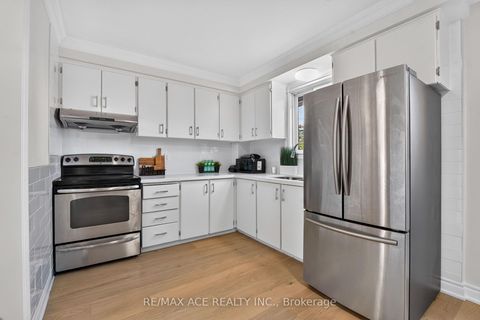Photo 26 at 4 Linden Avenue, Kennedy Park, Toronto