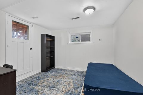 Photo 36 at 4 Linden Avenue, Kennedy Park, Toronto
