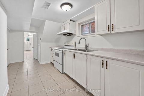 Photo 41 at 4 Linden Avenue, Kennedy Park, Toronto