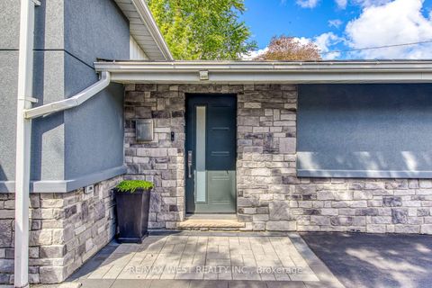 Photo 3 at 6 Millview Court, Clairville, Toronto