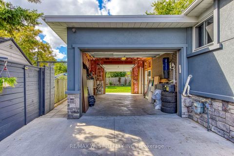 Photo 4 at 6 Millview Court, Clairville, Toronto