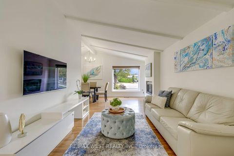 Photo 8 at 6 Millview Court, Clairville, Toronto