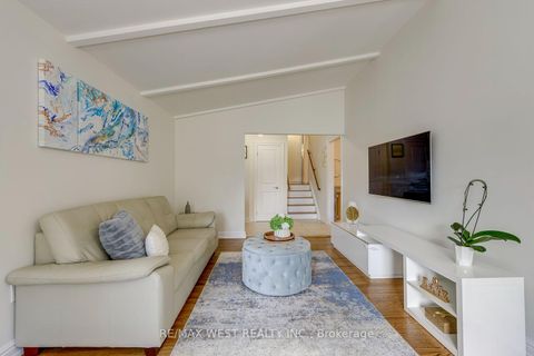 Photo 9 at 6 Millview Court, Clairville, Toronto