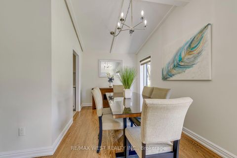 Photo 13 at 6 Millview Court, Clairville, Toronto