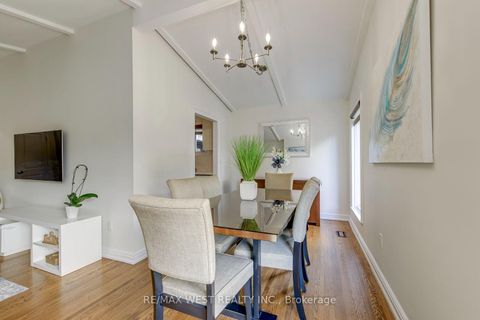 Photo 14 at 6 Millview Court, Clairville, Toronto