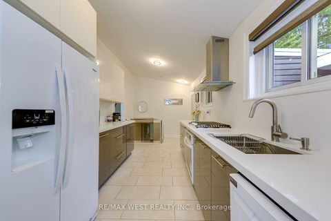 Photo 19 at 6 Millview Court, Clairville, Toronto