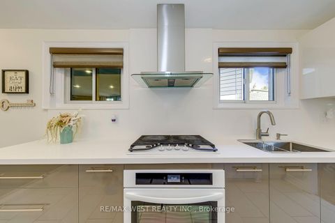 Photo 21 at 6 Millview Court, Clairville, Toronto