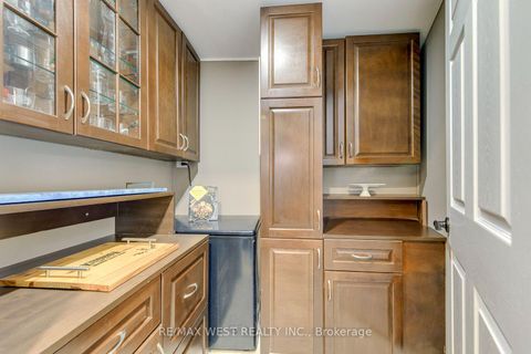 Photo 26 at 6 Millview Court, Clairville, Toronto