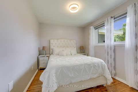 Photo 30 at 6 Millview Court, Clairville, Toronto