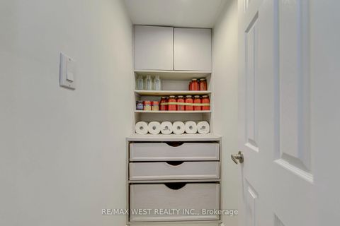 Photo 40 at 6 Millview Court, Clairville, Toronto