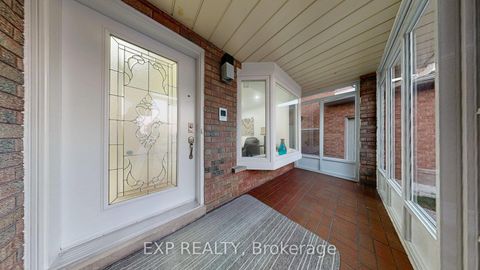Photo 2 at 97 Jackman Crescent, West Woodbridge, Vaughan