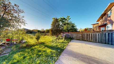 Photo 32 at 97 Jackman Crescent, West Woodbridge, Vaughan