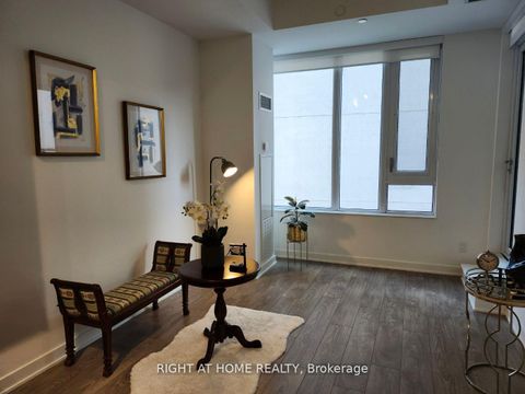 Photo 2 at 221 - 543 Richmond Street W, Waterfront Communities C1, Toronto