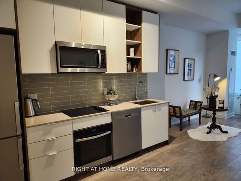Photo 7 at 221 - 543 Richmond Street W, Waterfront Communities C1, Toronto