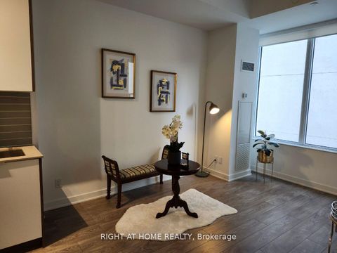 Photo 8 at 221 - 543 Richmond Street W, Waterfront Communities C1, Toronto