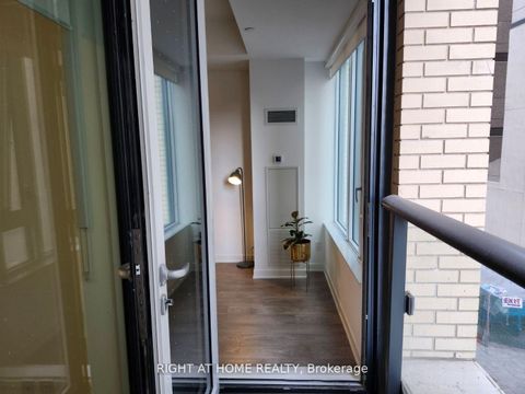 Photo 9 at 221 - 543 Richmond Street W, Waterfront Communities C1, Toronto