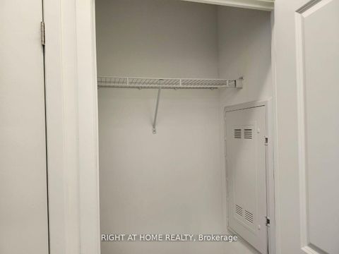 Photo 14 at 221 - 543 Richmond Street W, Waterfront Communities C1, Toronto