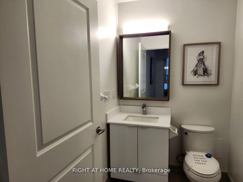 Photo 15 at 221 - 543 Richmond Street W, Waterfront Communities C1, Toronto