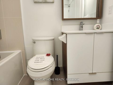 Photo 26 at 221 - 543 Richmond Street W, Waterfront Communities C1, Toronto