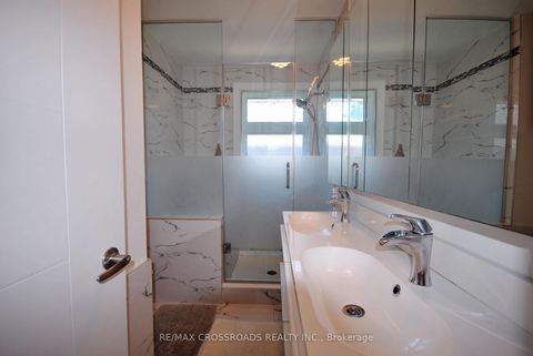 Photo 8 at 25 Arbutus Crescent, Dorset Park, Toronto