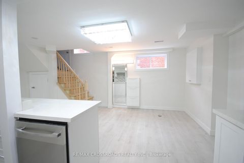 Photo 14 at 25 Arbutus Crescent, Dorset Park, Toronto