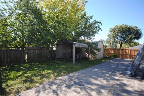 Photo 23 at 25 Arbutus Crescent, Dorset Park, Toronto