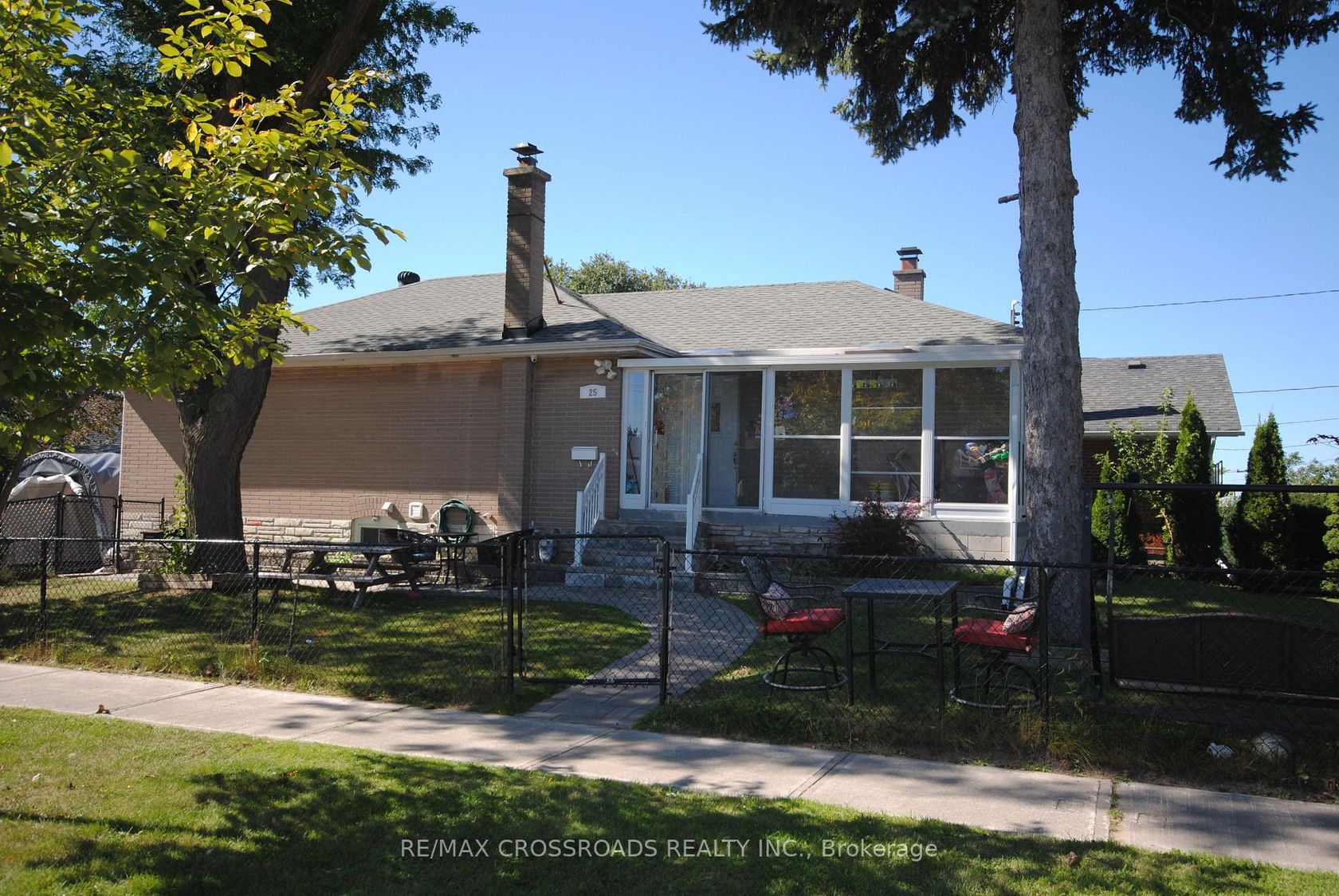 25 Arbutus Crescent, Dorset Park, Toronto 