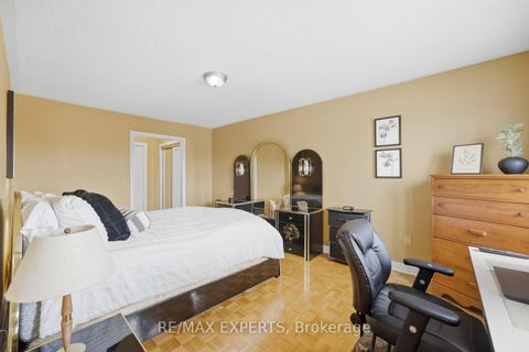 Photo 25 at 337 Forest Drive, West Woodbridge, Vaughan
