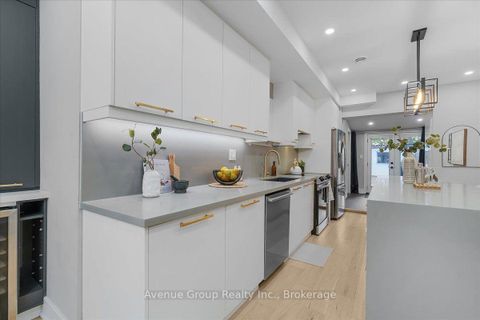 Photo 5 at 811 Dovercourt Road, Junction, Toronto
