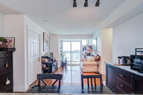 Photo 13 at 1318 - 25 Greenview Avenue, Newtonbrook West, Toronto