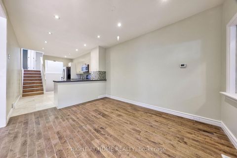 Photo 7 at 243 Coleridge Avenue, Lumsden, Toronto