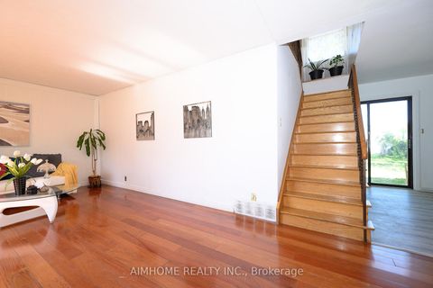 Photo 5 at 49 Bellefontaine Street, L'Amoreaux, Toronto