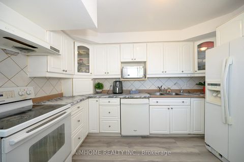 Photo 9 at 49 Bellefontaine Street, L'Amoreaux, Toronto