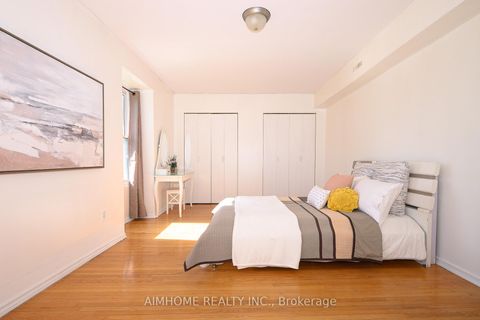 Photo 12 at 49 Bellefontaine Street, L'Amoreaux, Toronto