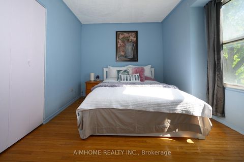 Photo 18 at 49 Bellefontaine Street, L'Amoreaux, Toronto