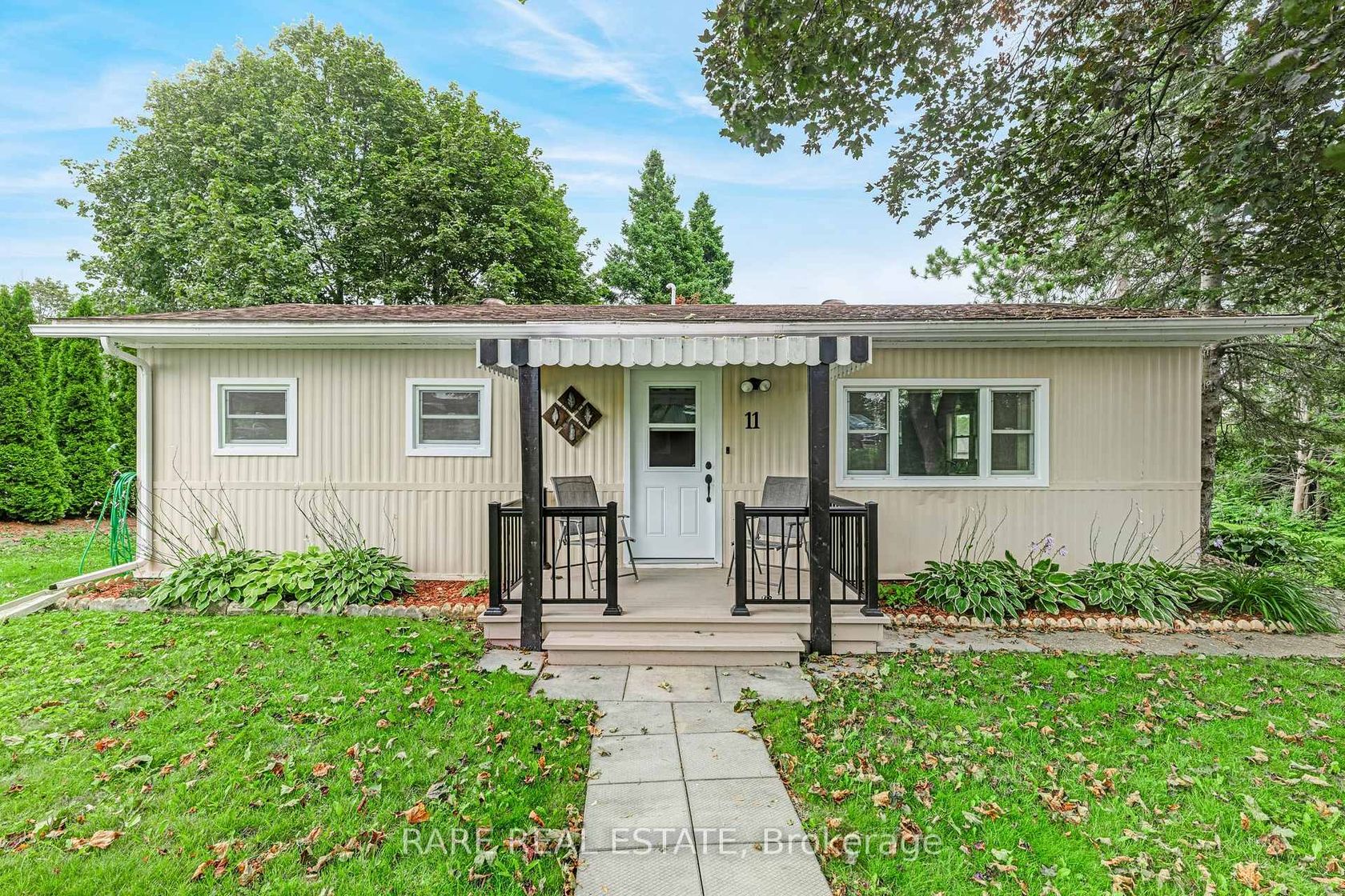 11 Hawthorne Drive, Alcona, Innisfil photo number 2