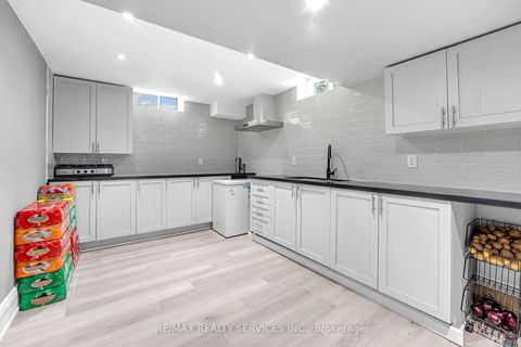 Photo 34 at 22 Giant Cedars Court, Nobleton, King