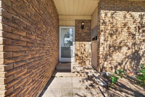 Photo 4 at 10 - 50 Blackwell Avenue, Malvern, Toronto