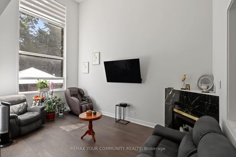 Photo 5 at 21 English Oak Drive, Oak Ridges, Richmond Hill
