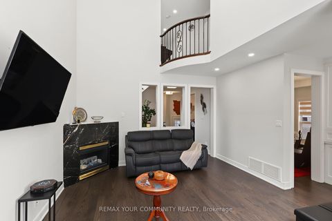Photo 6 at 21 English Oak Drive, Oak Ridges, Richmond Hill
