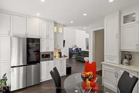 Photo 8 at 21 English Oak Drive, Oak Ridges, Richmond Hill
