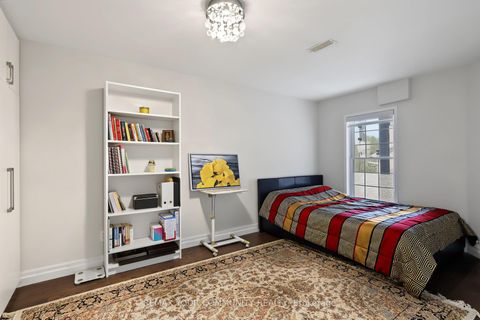Photo 9 at 21 English Oak Drive, Oak Ridges, Richmond Hill