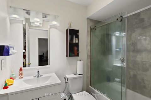 Photo 17 at 21 English Oak Drive, Oak Ridges, Richmond Hill
