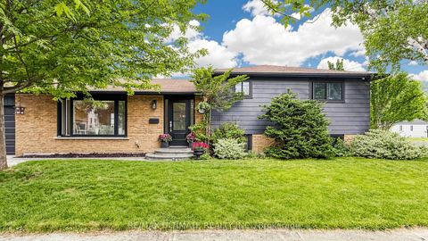 Photo 1 at 112 Coronation Drive, West Hill, Toronto