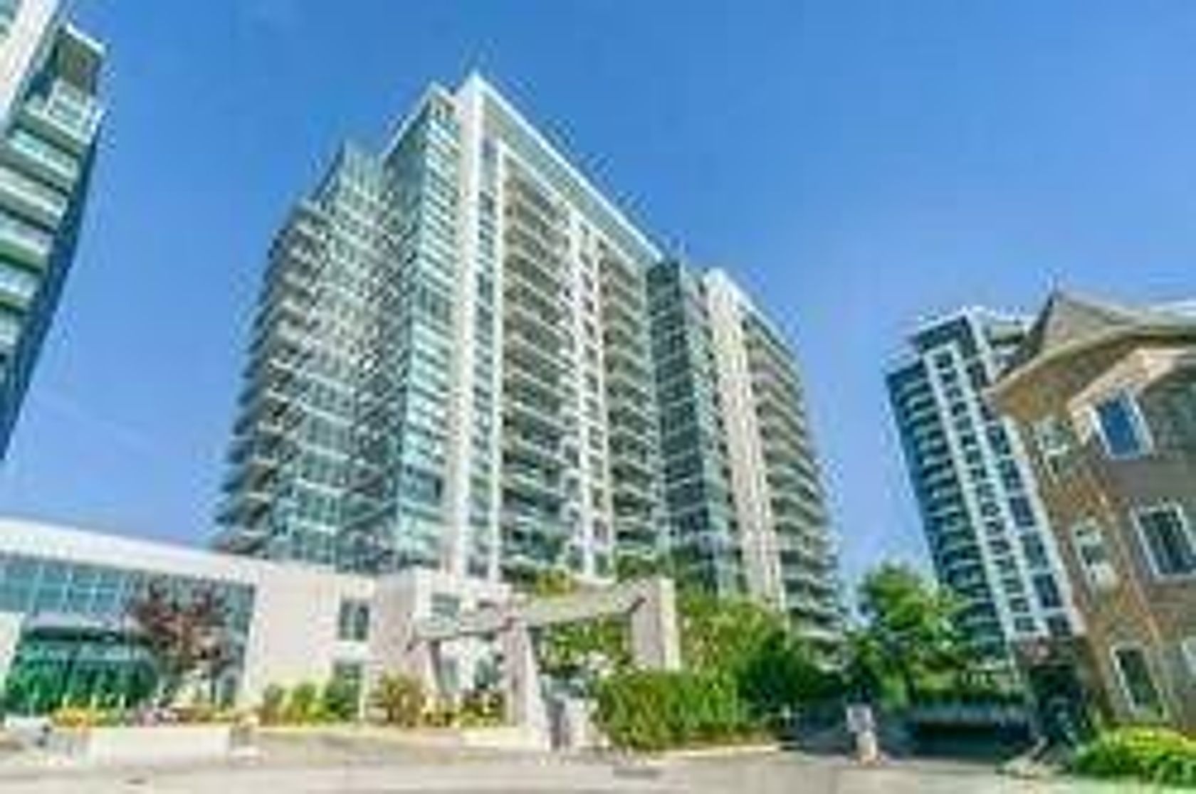 LPH 17 - 35 Brian Peak Crescent, Thorncliffe Park, Toronto 