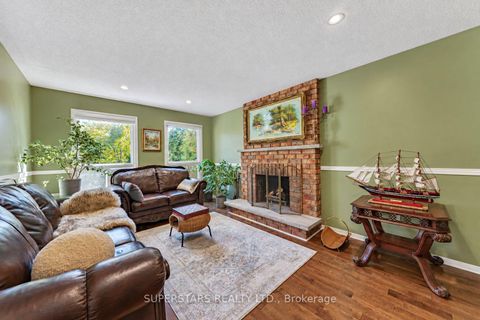Photo 13 at 109 Heathwood Heights Drive, Hills of St Andrew, Aurora