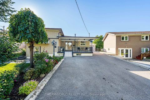 Photo 1 at 58 Candlewood Crescent, York University Heights, Toronto